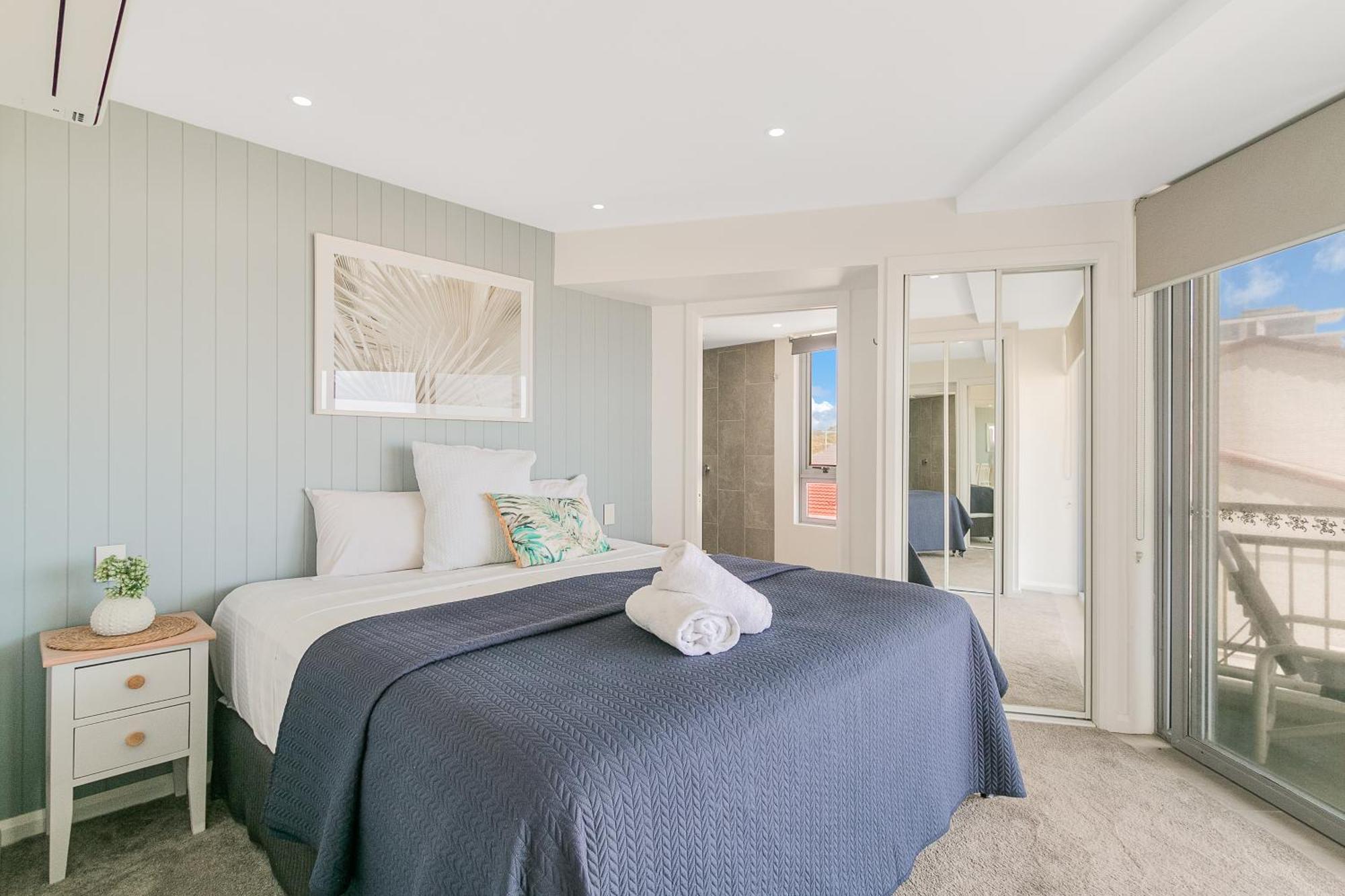 Oceanside Resort - Absolute Beachfront Apartments Gold Coast Eksteriør bilde