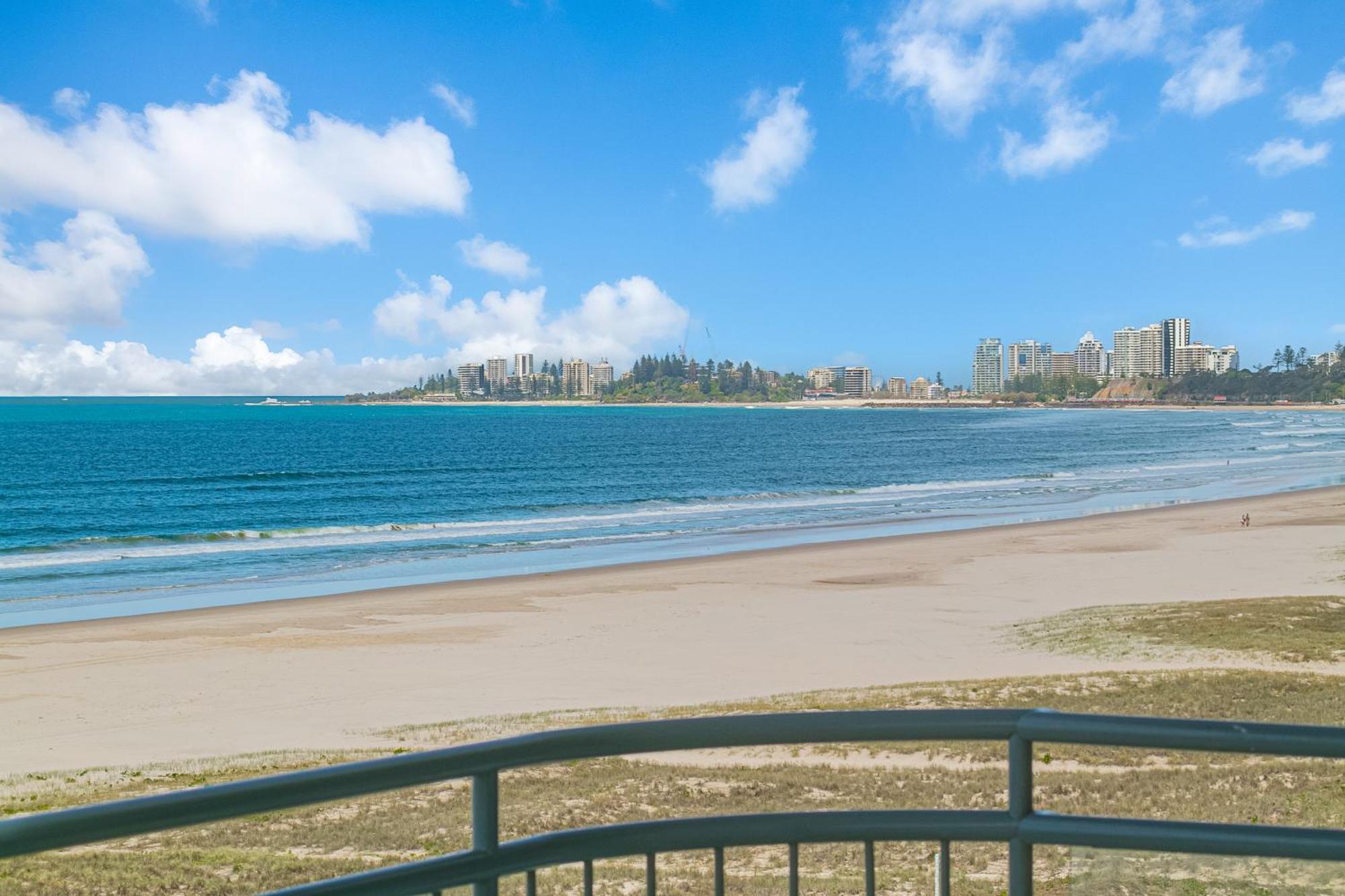 Oceanside Resort - Absolute Beachfront Apartments Gold Coast Eksteriør bilde