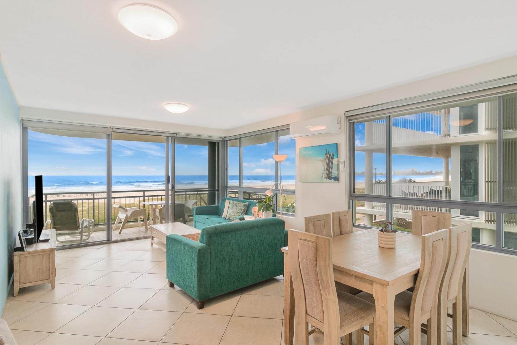 Oceanside Resort - Absolute Beachfront Apartments Gold Coast Eksteriør bilde
