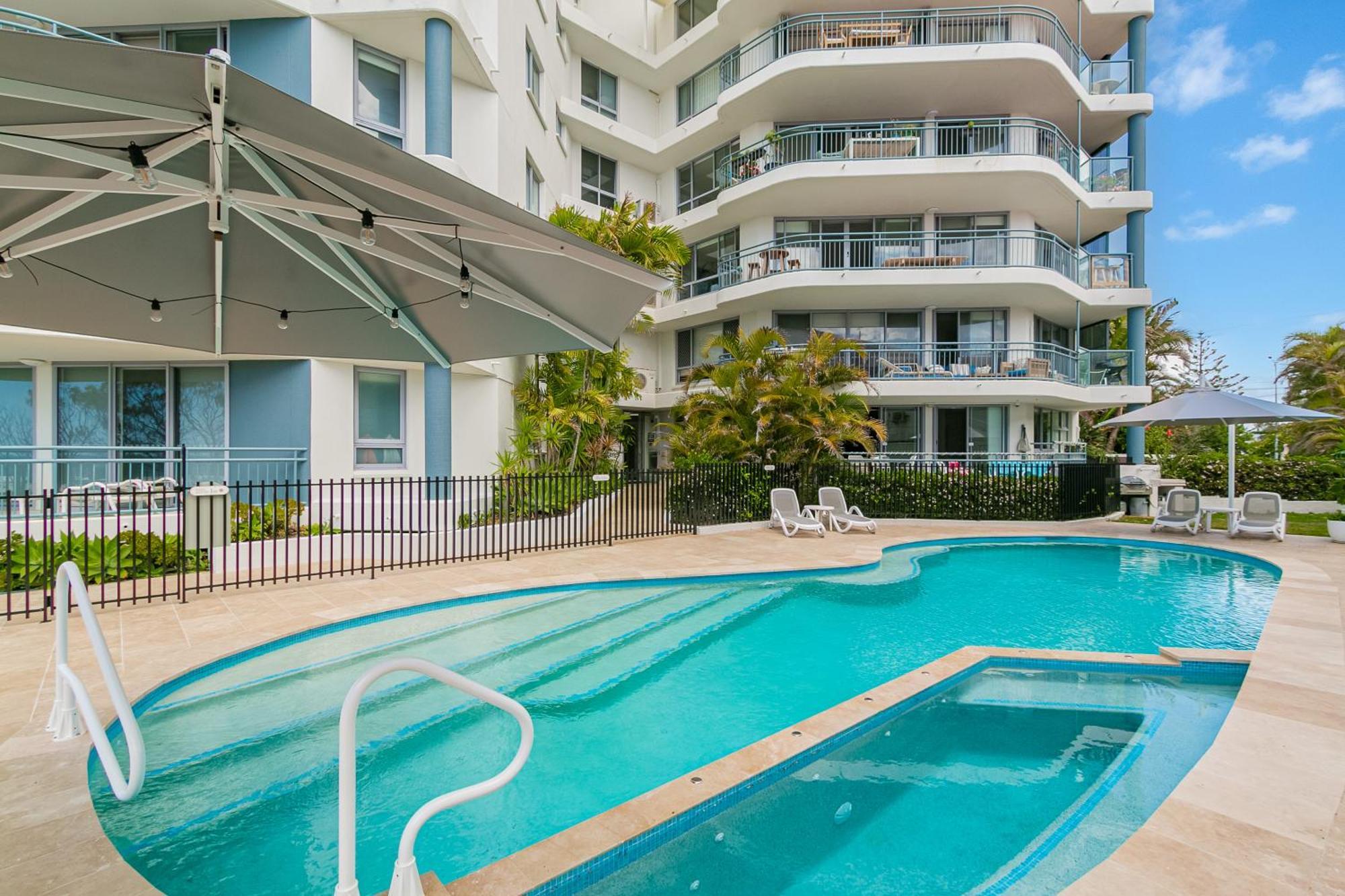 Oceanside Resort - Absolute Beachfront Apartments Gold Coast Eksteriør bilde