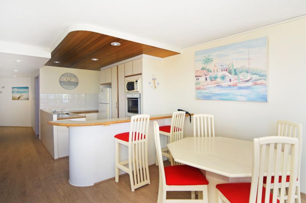 Oceanside Resort - Absolute Beachfront Apartments Gold Coast Eksteriør bilde