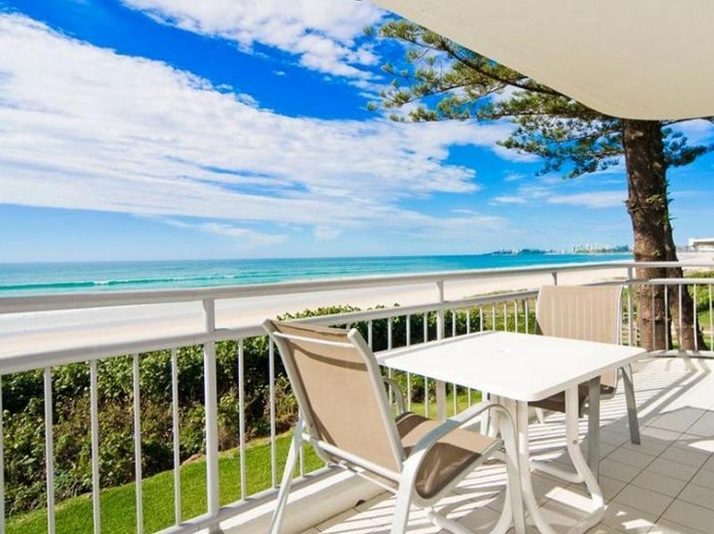 Oceanside Resort - Absolute Beachfront Apartments Gold Coast Eksteriør bilde