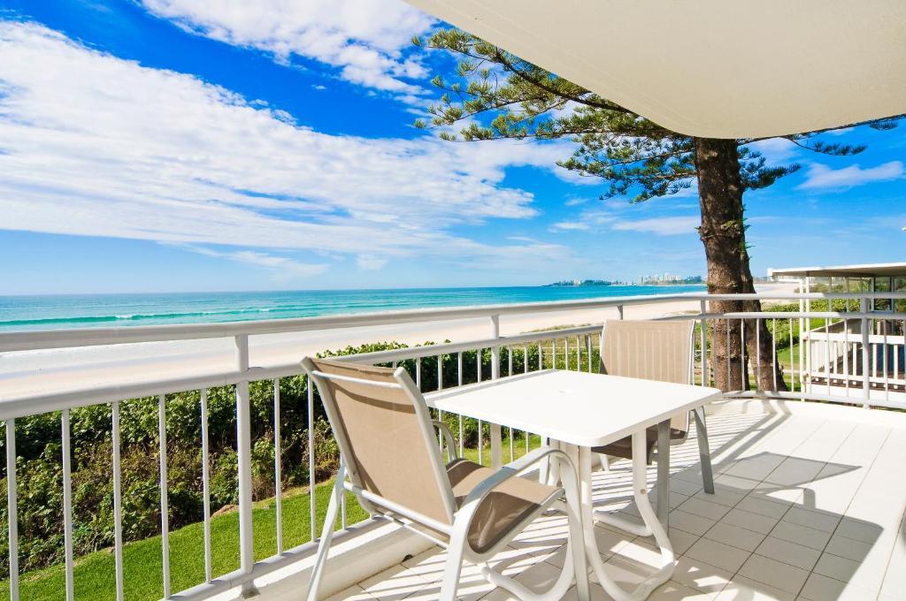 Oceanside Resort - Absolute Beachfront Apartments Gold Coast Eksteriør bilde