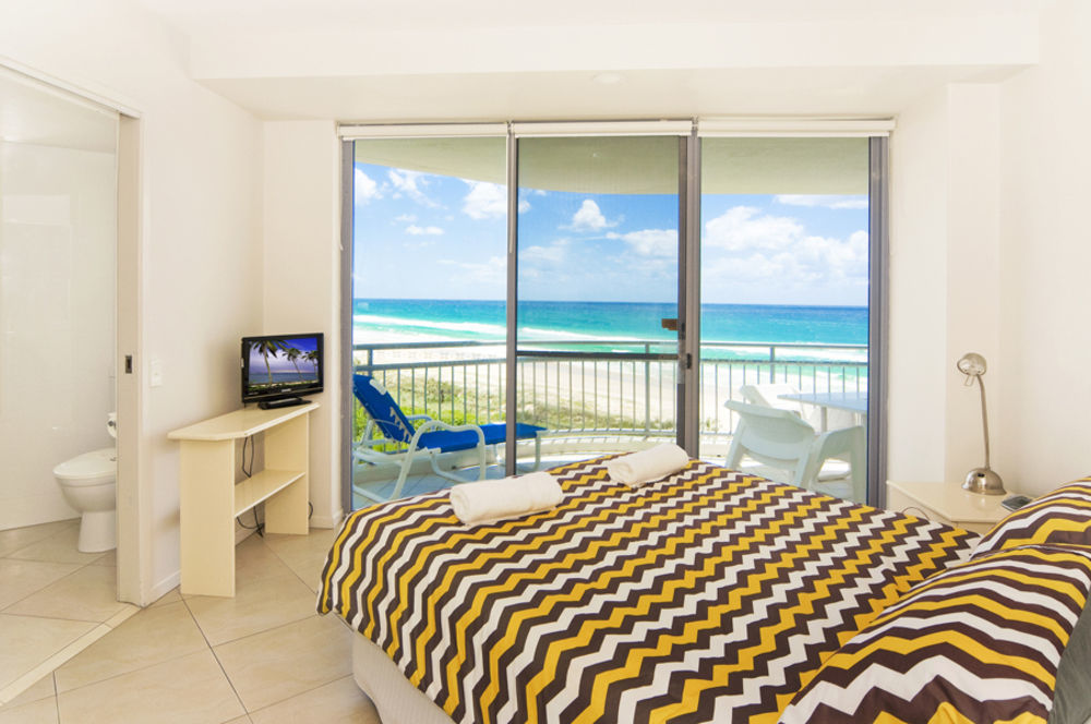 Oceanside Resort - Absolute Beachfront Apartments Gold Coast Eksteriør bilde