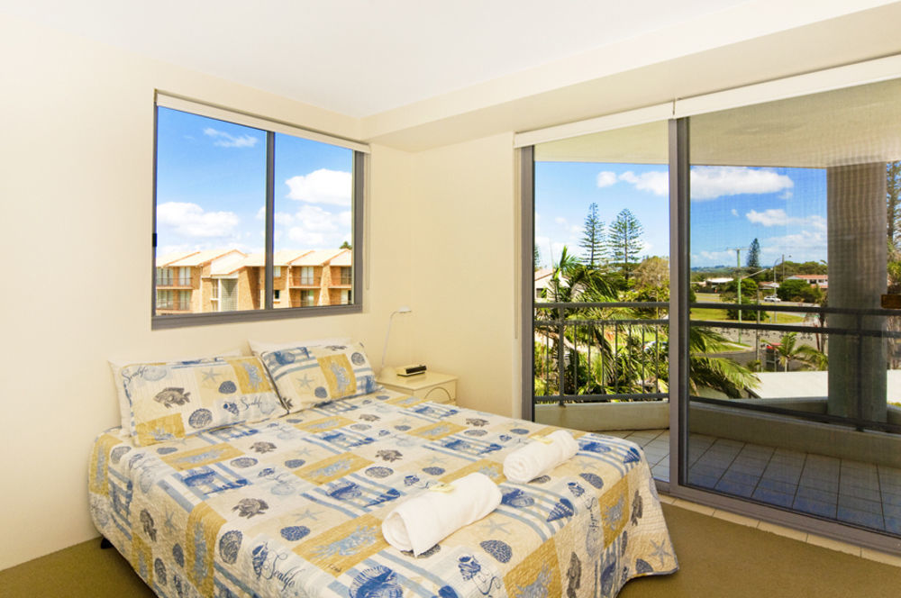 Oceanside Resort - Absolute Beachfront Apartments Gold Coast Eksteriør bilde