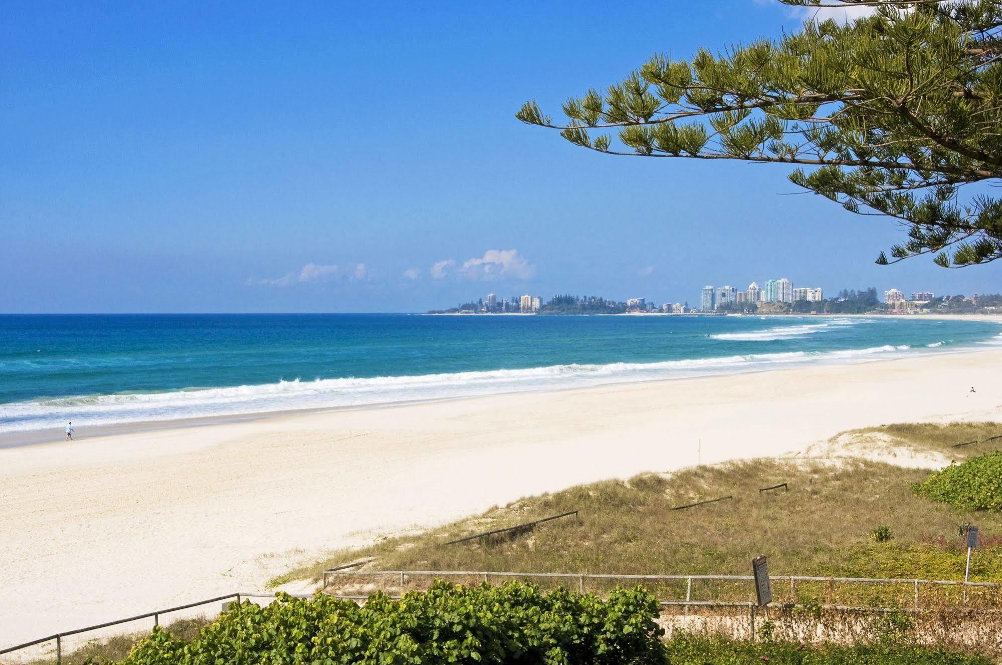 Oceanside Resort - Absolute Beachfront Apartments Gold Coast Eksteriør bilde